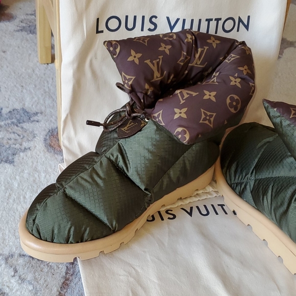 Louis Vuitton Pilloe Boot Green Quilted Water Repellent 9US or 39EU Monogram New - Picture 15 of 16